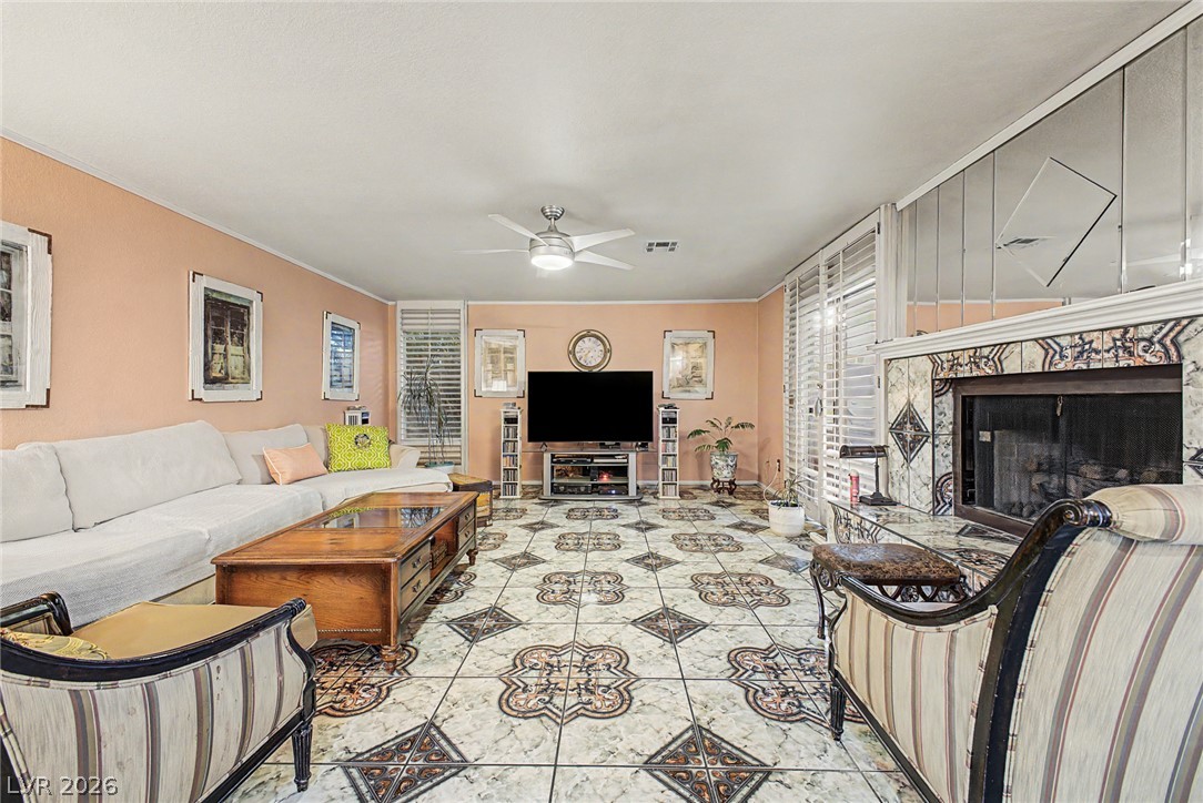 8208 Swan Lake Avenue Property Photo 12