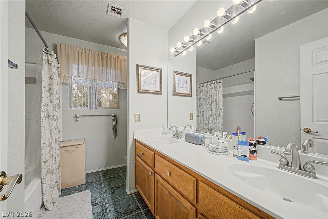 8208 Swan Lake Avenue Property Photo 19