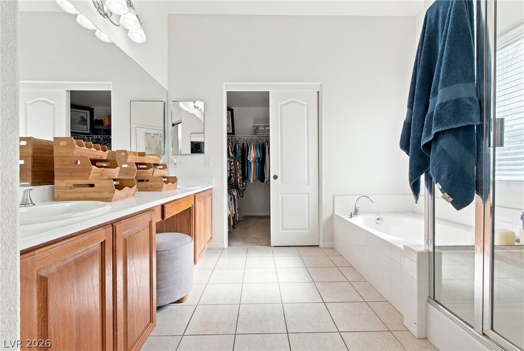 7425 Glorious Sun Drive Property Photo 14
