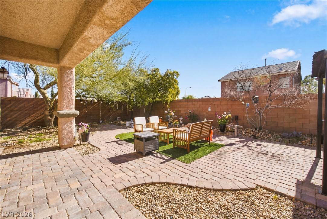 7425 Glorious Sun Drive Property Photo 28