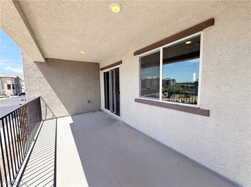 6875 Crimson Shadow Street Property Photo 32