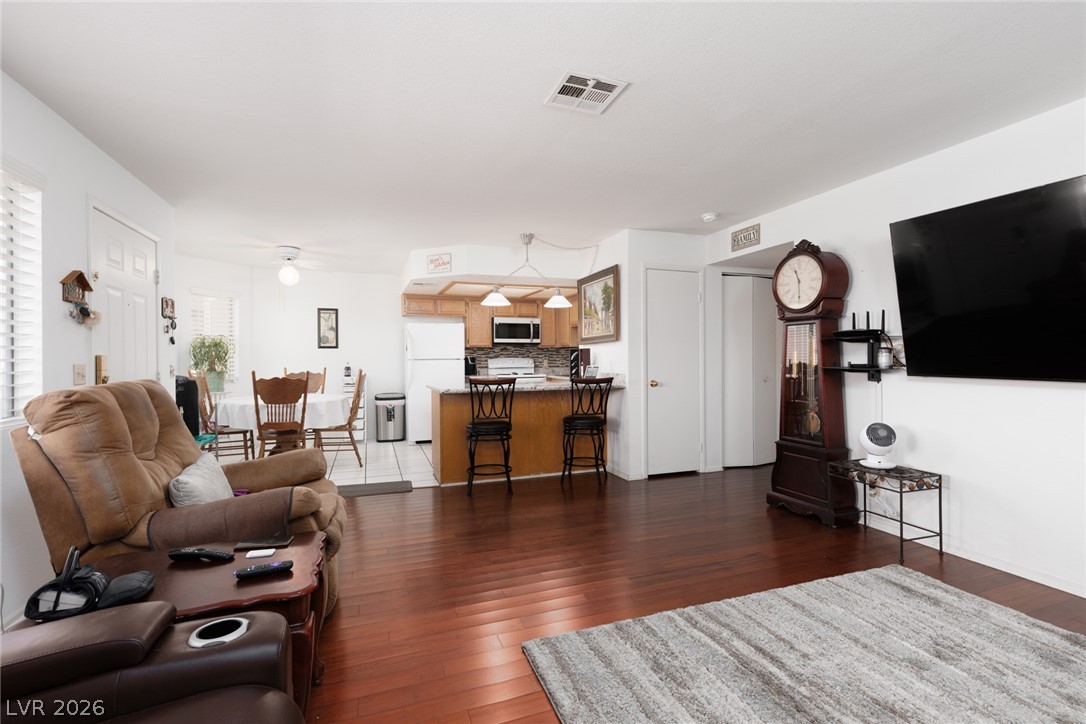 7604 Cromberg 201 Property Photo 10