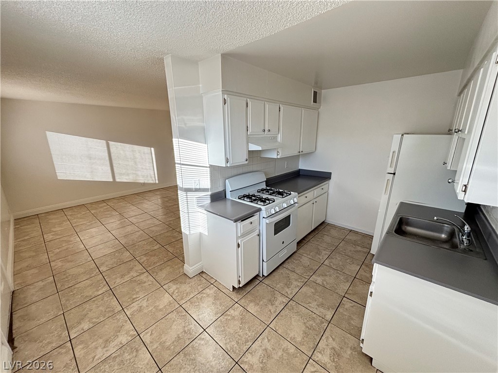 5132 Pebble Beach Boulevard B Property Photo 8