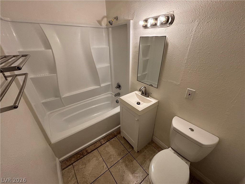 5132 Pebble Beach Boulevard B Property Photo 10