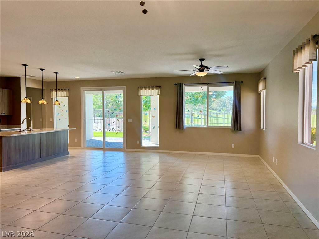 5025 East Beacon Ridge Drive Property Photo 10