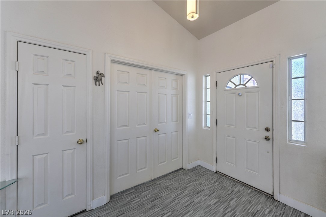 3855 Lorraine Lane Property Photo 4