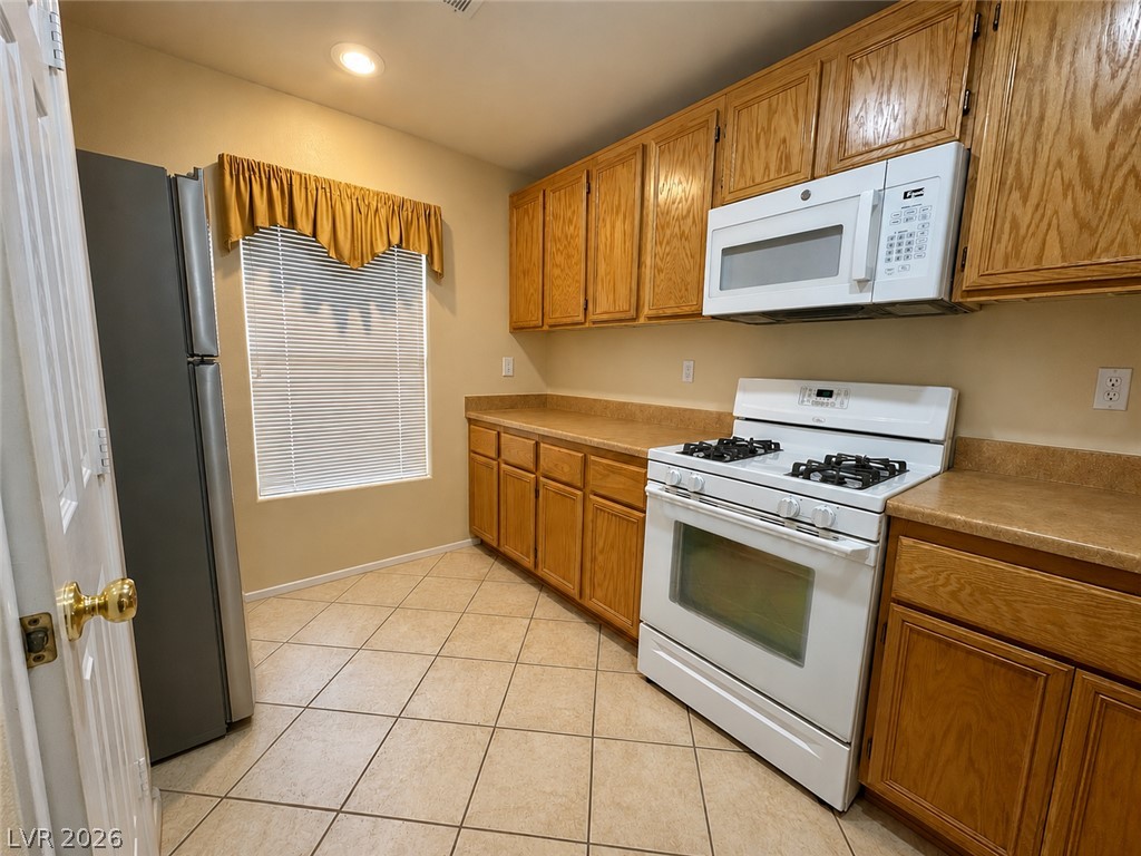 1172 Gecko Road Property Photo 5