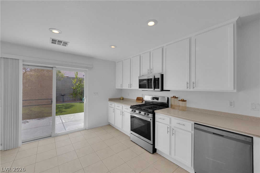 3963 Goldspur Street Property Photo 8
