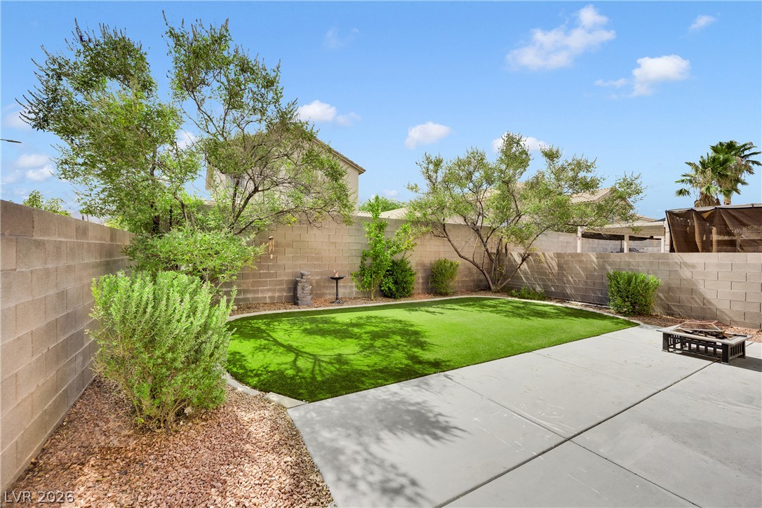 3963 Goldspur Street Property Photo 16