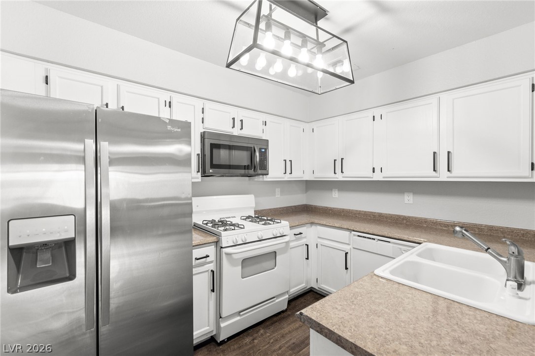 2108 Willowbury Drive C Property Photo 3