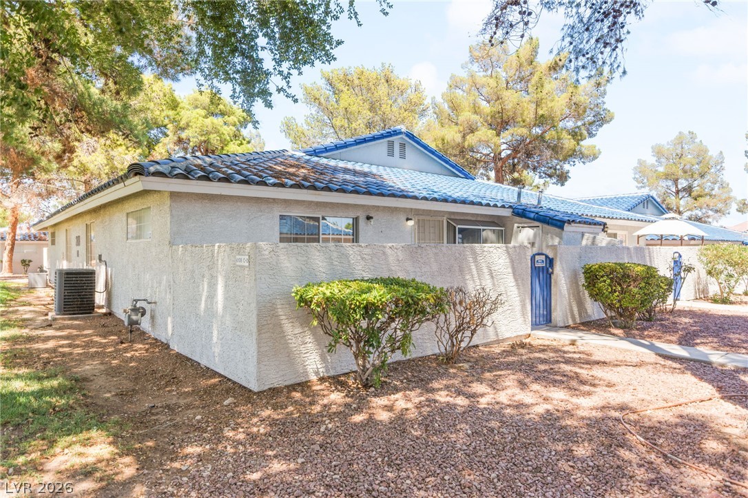 2108 Willowbury Drive C Property Photo 6