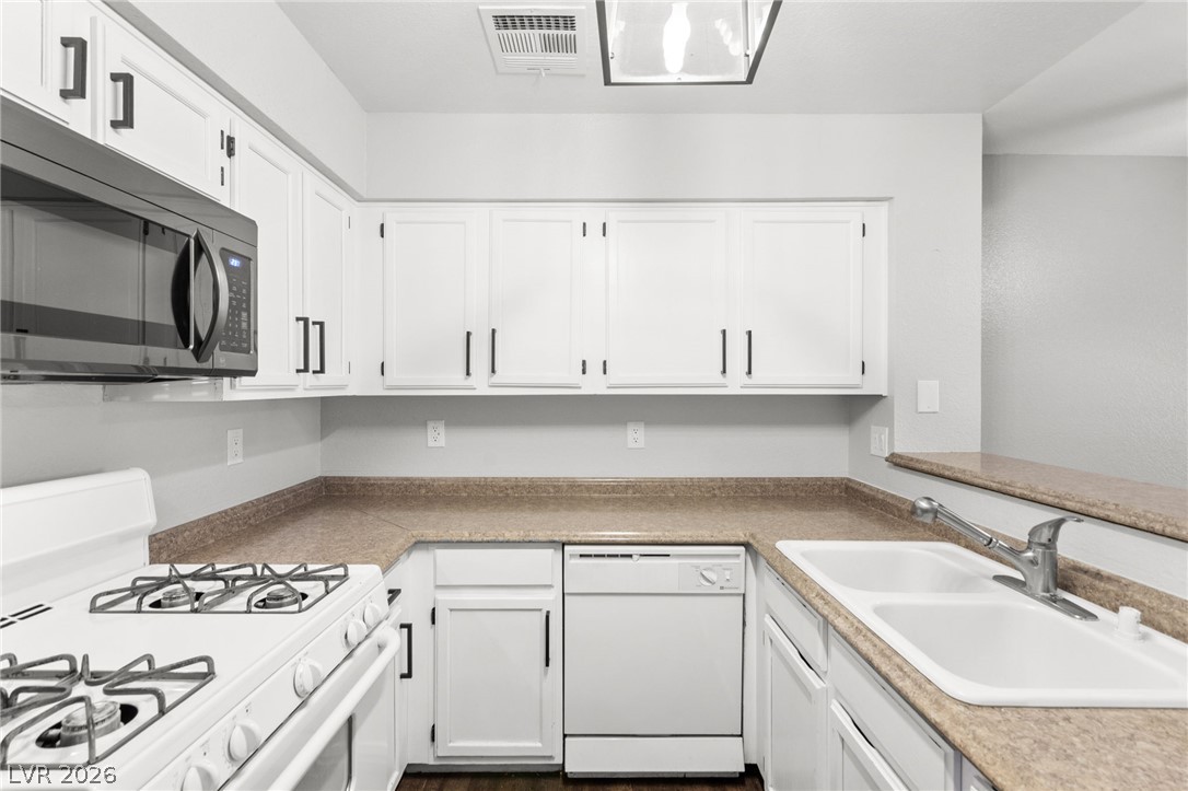 2108 Willowbury Drive C Property Photo 16