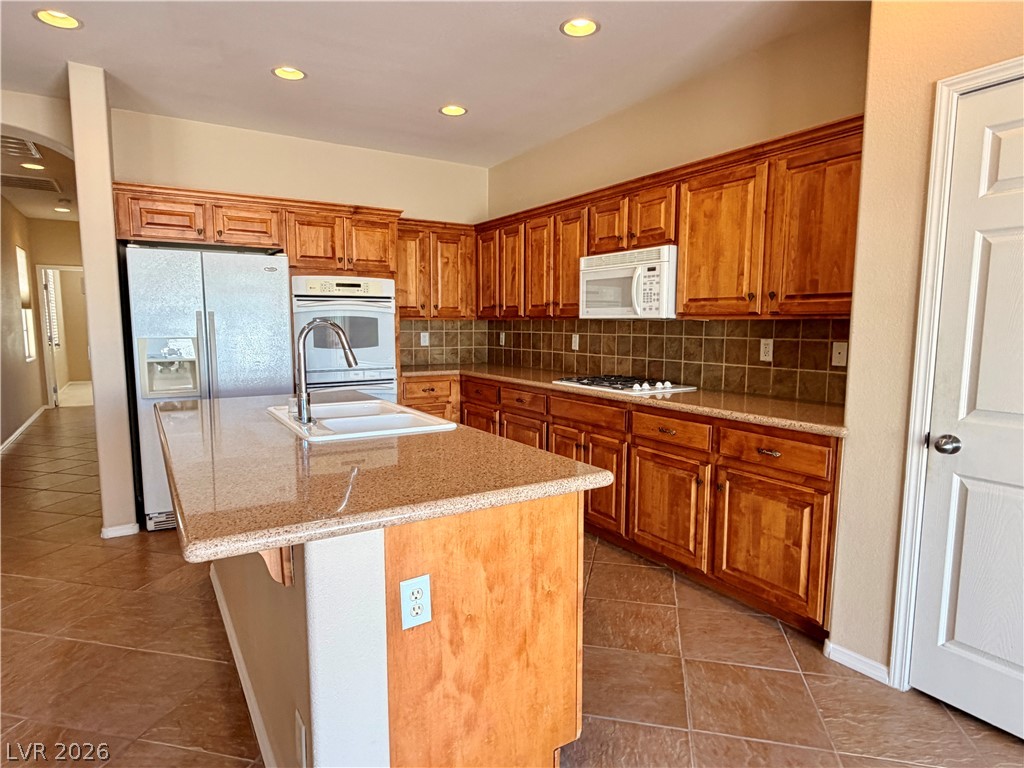 9230 Sapphire Hills Court Property Photo 4