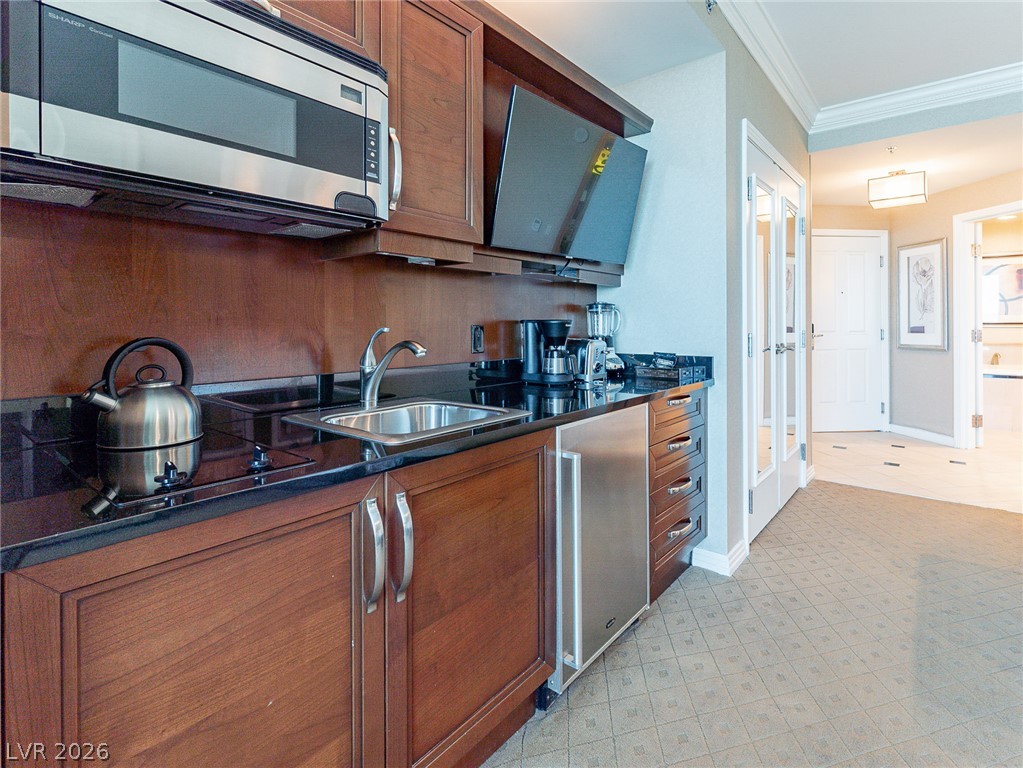 135 East Harmon Avenue 2104 Property Photo 3
