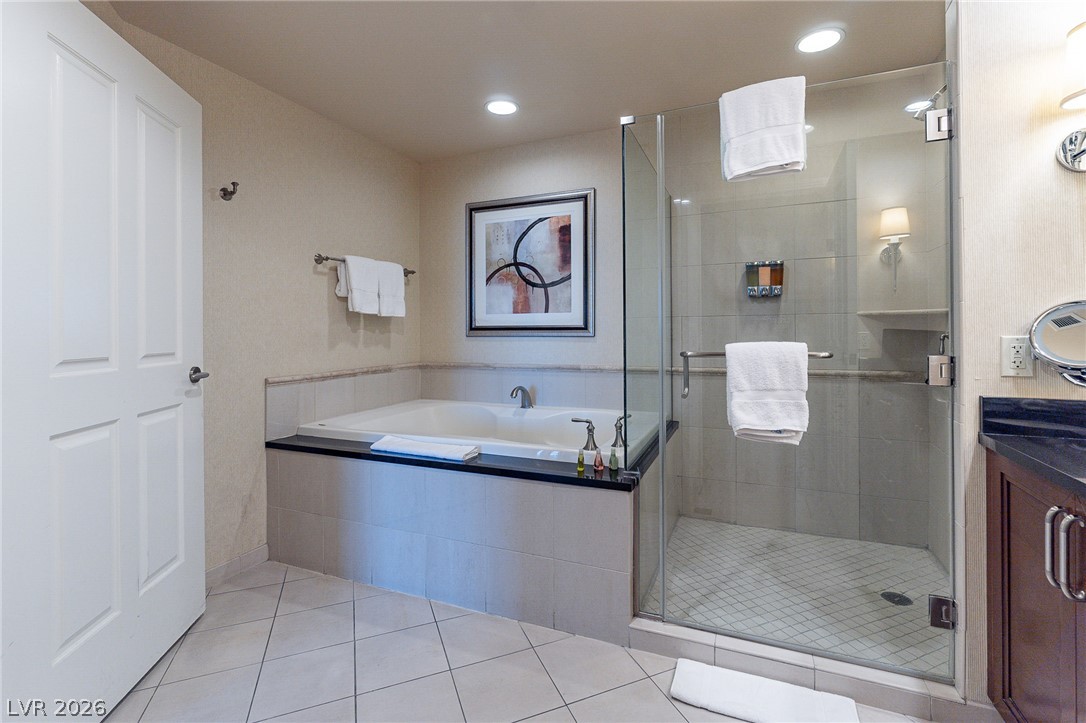 135 East Harmon Avenue 2104 Property Photo 14