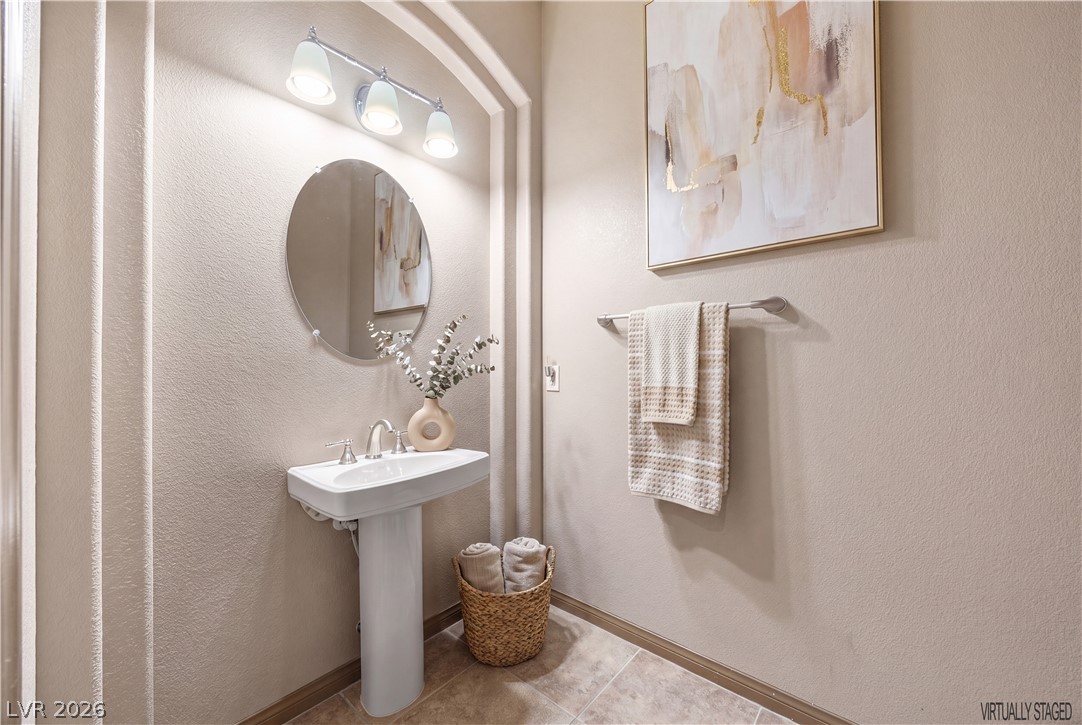 5612 Lusitano Street Property Photo 7