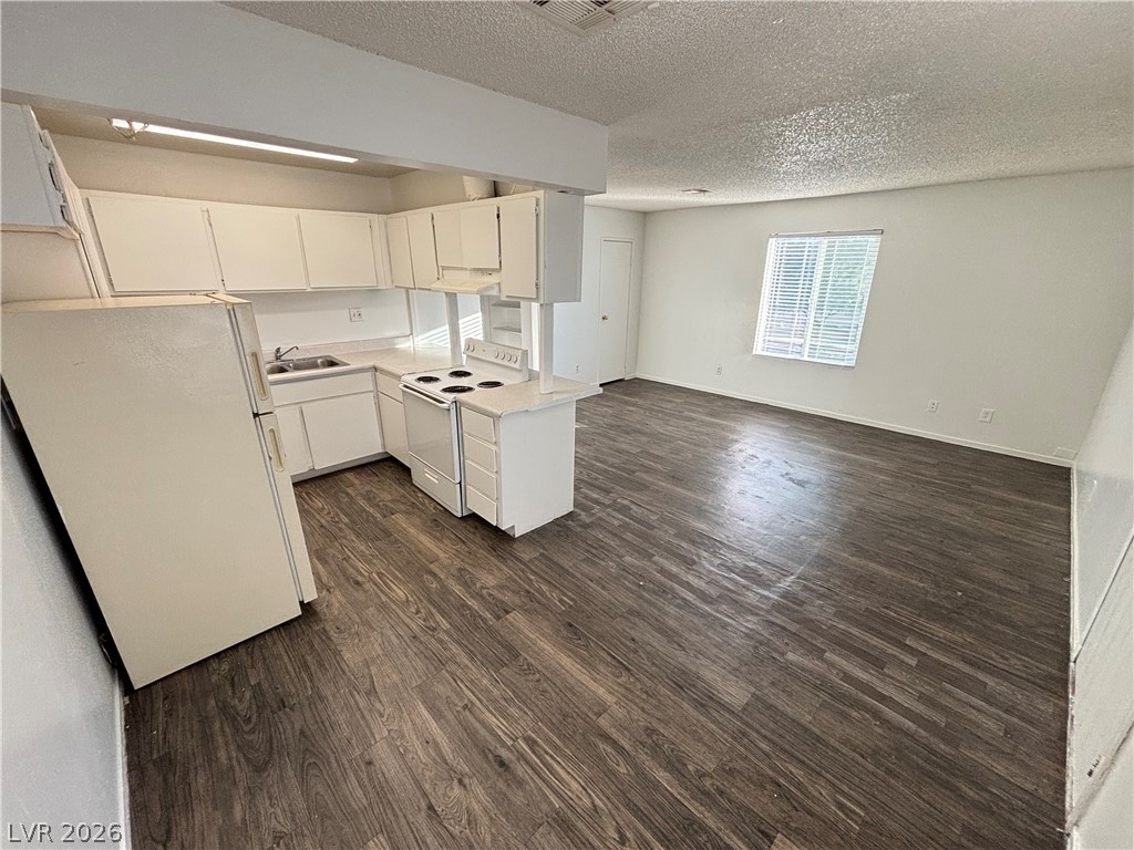 147 Westminster Way D Property Photo 4