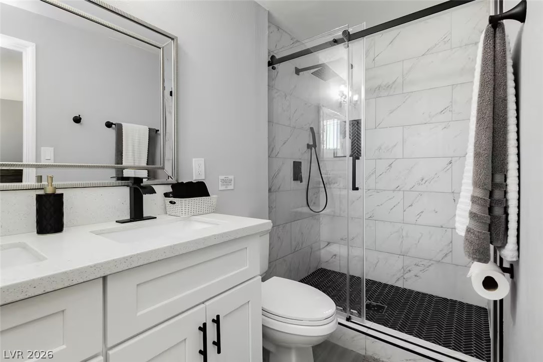 1634 Serenada Avenue Property Photo 4