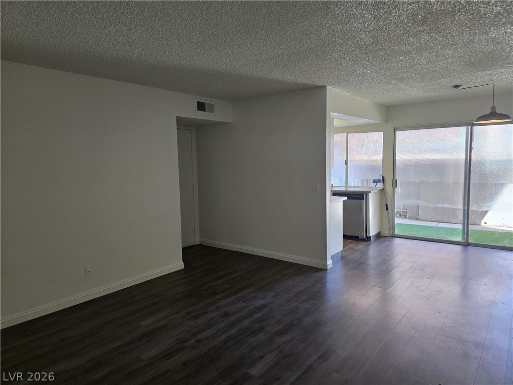 1405 Vegas Valley Drive 91 Property Photo 6
