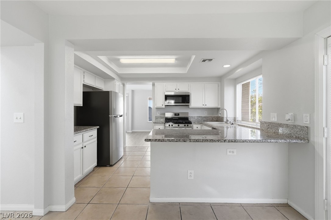 551 British Court Property Photo 15