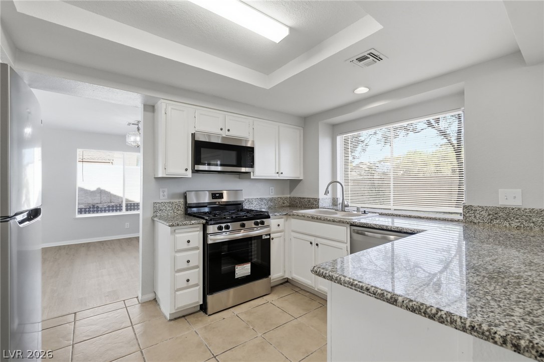 551 British Court Property Photo 16