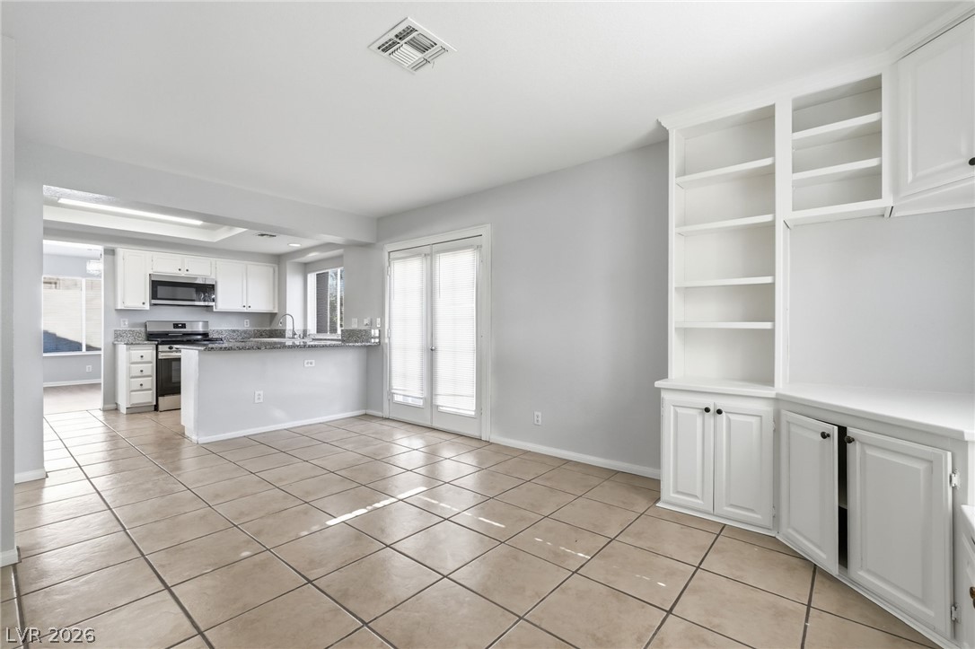 551 British Court Property Photo 18