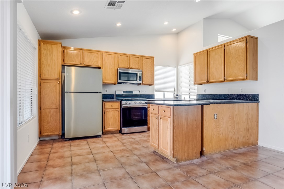 4821 Wind Break Lane Property Photo 9