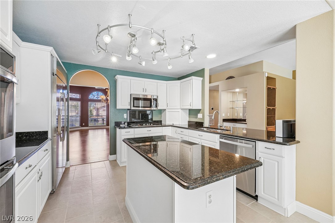 1923 Coralino Drive Property Photo 14