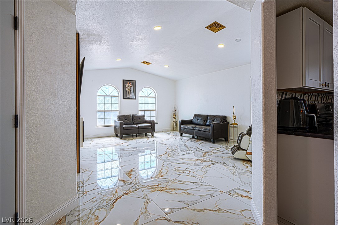 1825 Stonington Place Property Photo 4