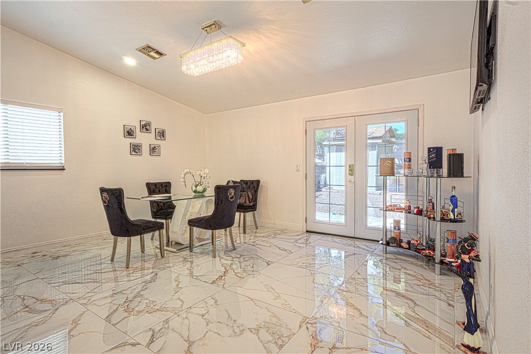 1825 Stonington Place Property Photo 10