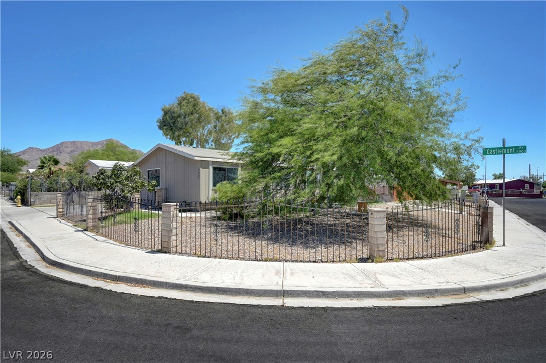 5997 Castlemont Avenue Property Photo 3
