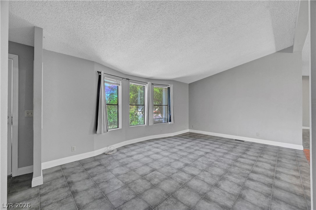 5997 Castlemont Avenue Property Photo 13