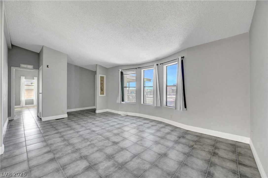 5997 Castlemont Avenue Property Photo 14