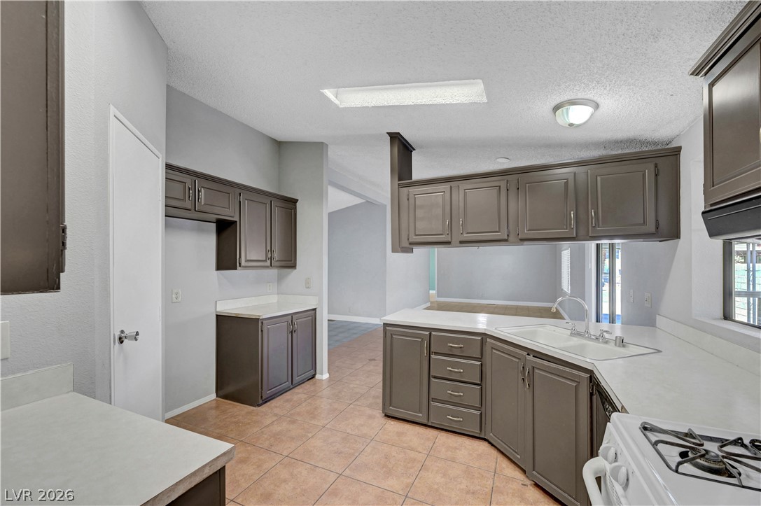 5997 Castlemont Avenue Property Photo 25