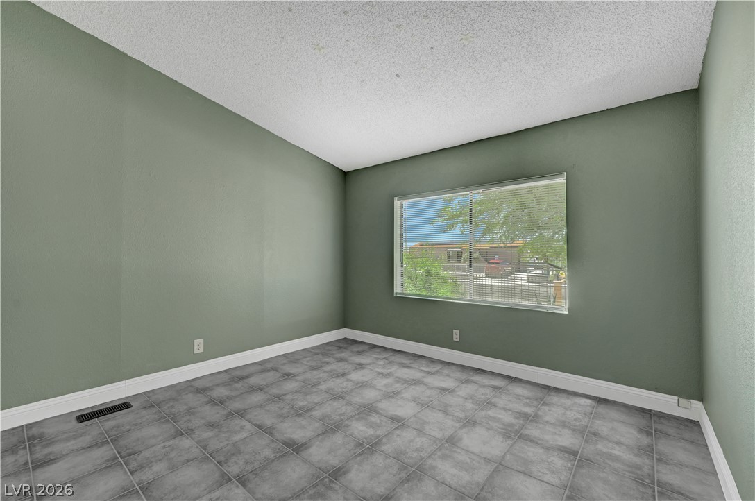 5997 Castlemont Avenue Property Photo 34