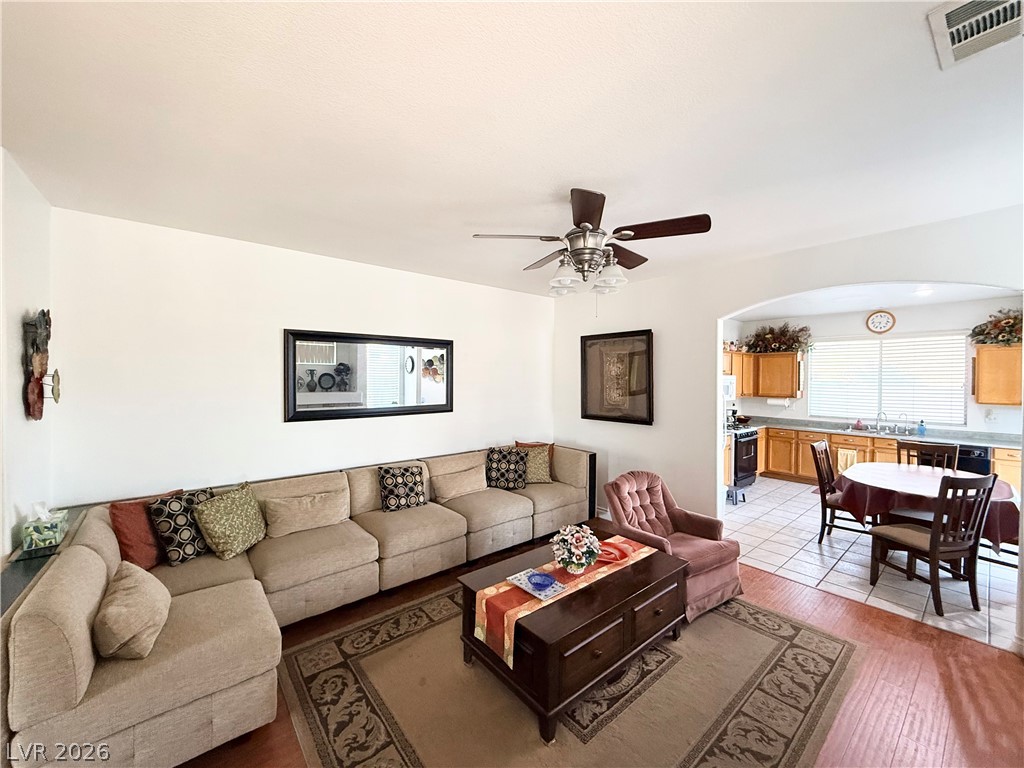 242 Pleasant Pebble Street Property Photo 6