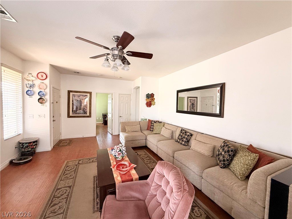 242 Pleasant Pebble Street Property Photo 7