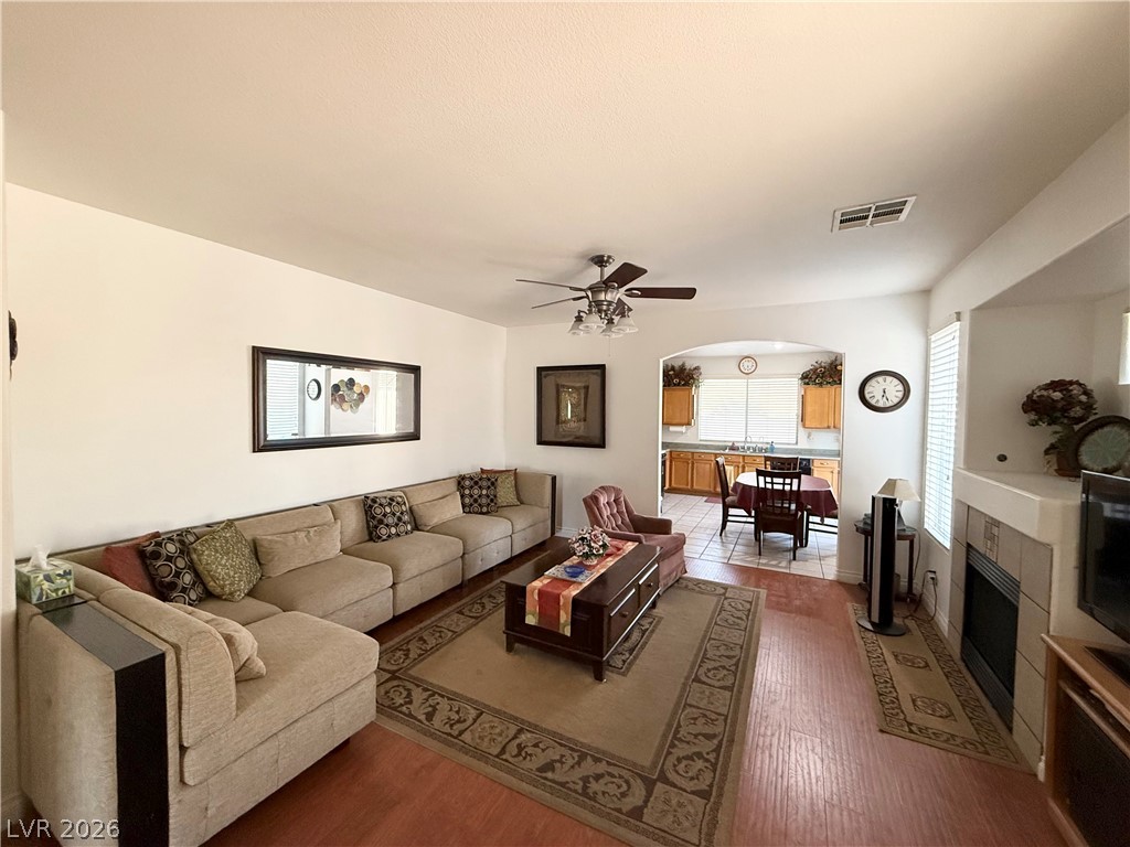 242 Pleasant Pebble Street Property Photo 8