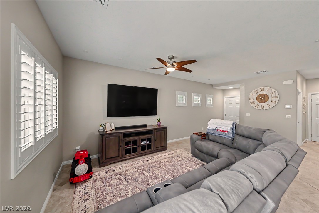 377 Wilford Springs Street Property Photo 6