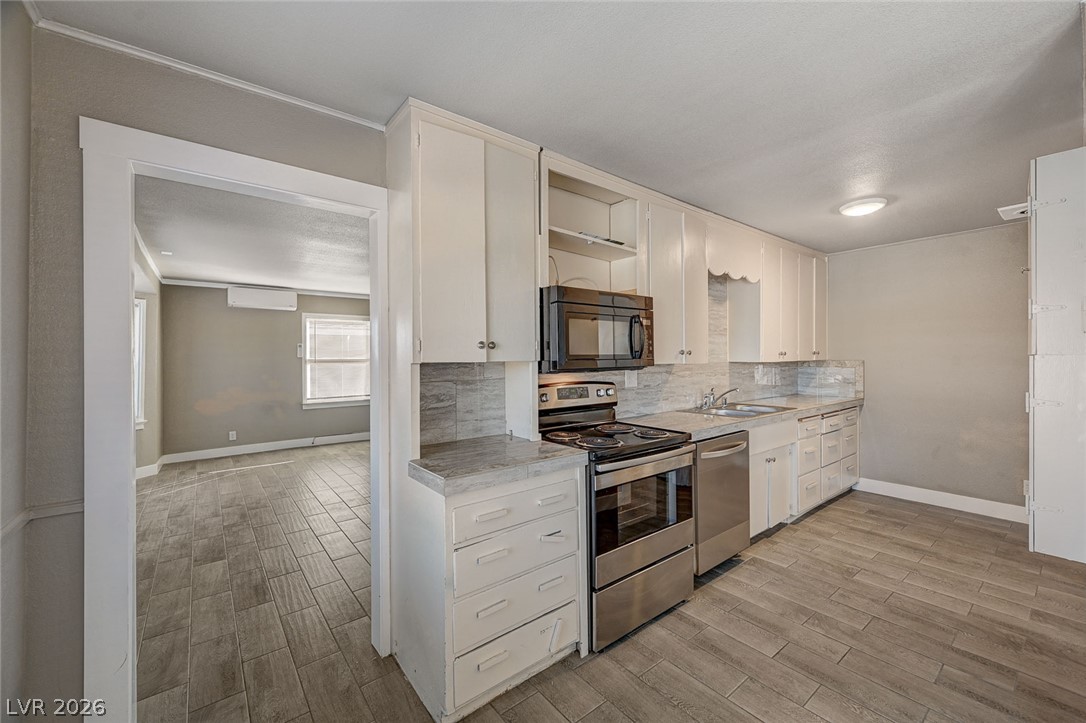 632 Avenue D Property Photo 12