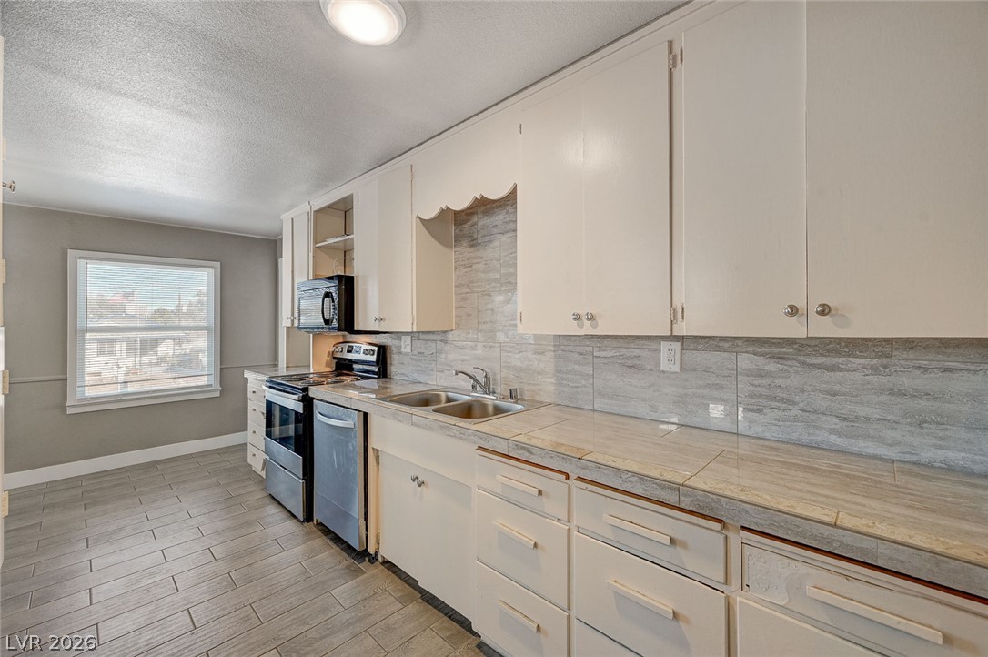 632 Avenue D Property Photo 13