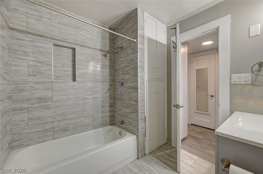 632 Avenue D Property Photo 17