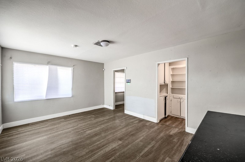 2410 Poplar Avenue Property Photo 8