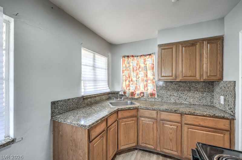 2410 Poplar Avenue Property Photo 11