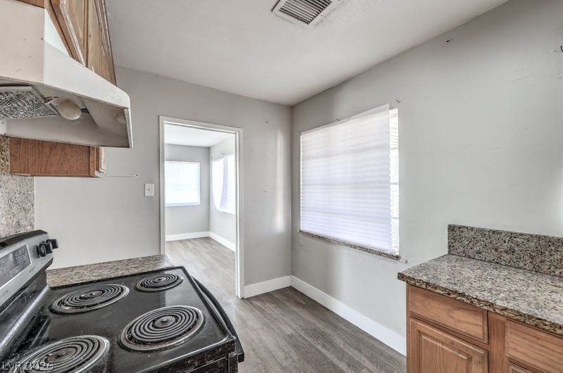 2410 Poplar Avenue Property Photo 14