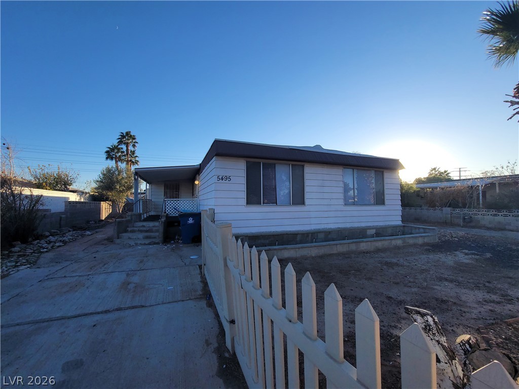 5495 Everglade Street Property Photo 17