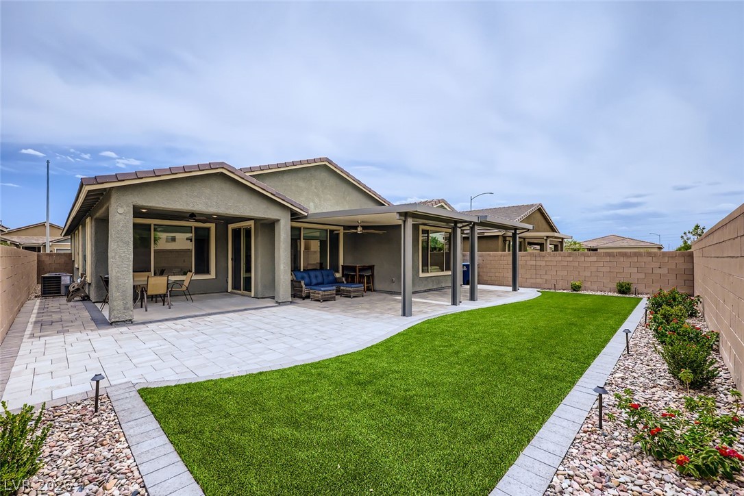 6519 Summershade Street Property Photo 2