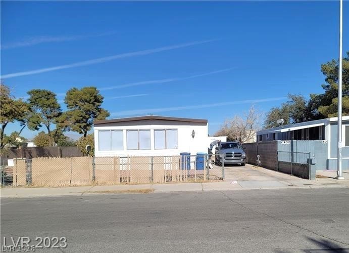 5556 Everglade Street Property Photo 4