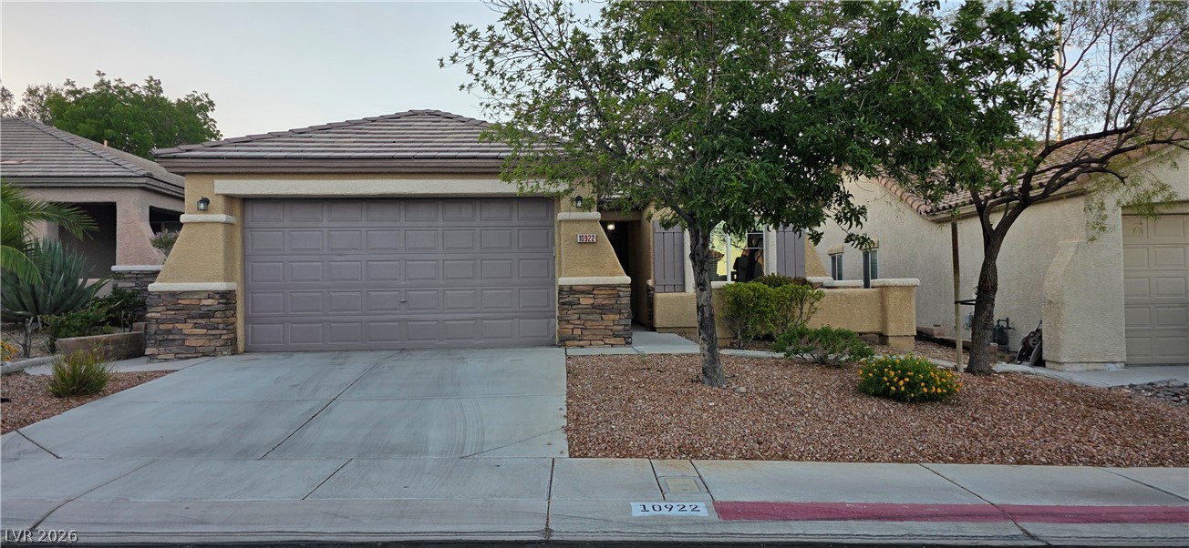 10922 Moonbeam Glow Lane Property Photo 1
