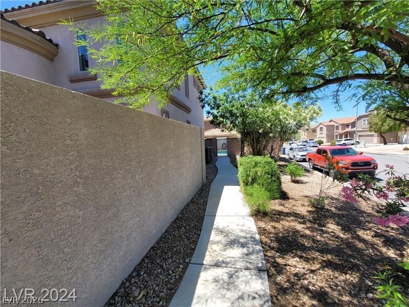 206 Valerian Street Property Photo 4